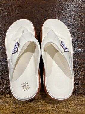 Women's Thick Sole Comfort Dog Supeo Flip Flops Cream sz 8 Foam Shoes NEW